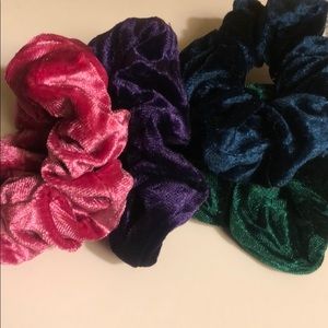 4 Pack Velvet Hair Scrunchie Set